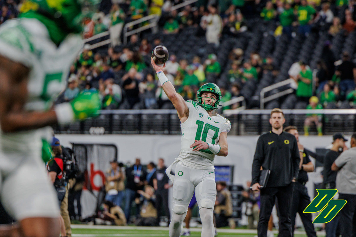 Oregon Ducks quarterback Bo Nix throws a warmup pass before the Pac-12 Championship.